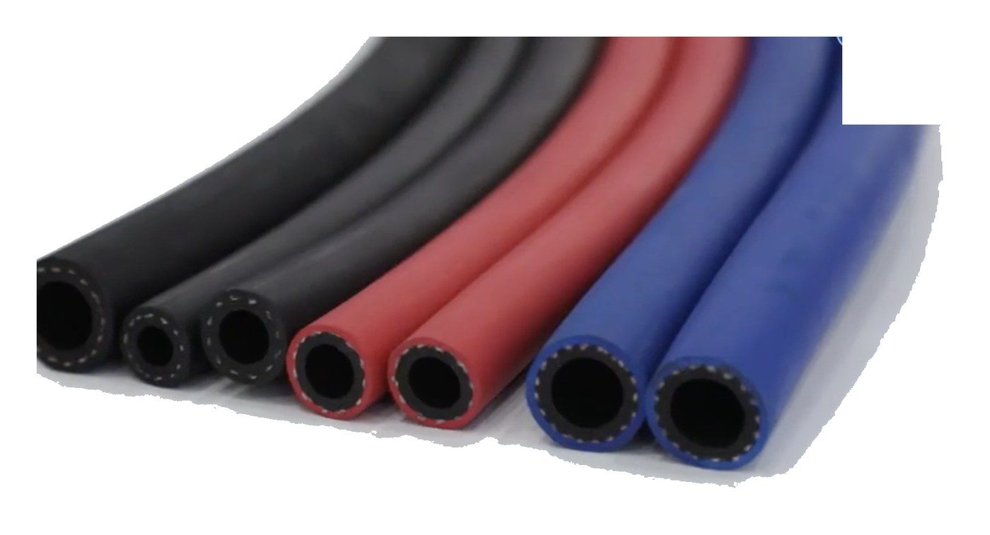 Mangueras industriales Orientflex de caucho reforzado en negro, rojo y azul para alta presión y temperatura